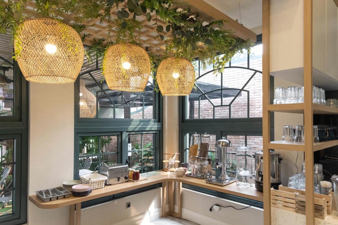 Casa Living Senopati Hotel Jakarta Bagian luar foto